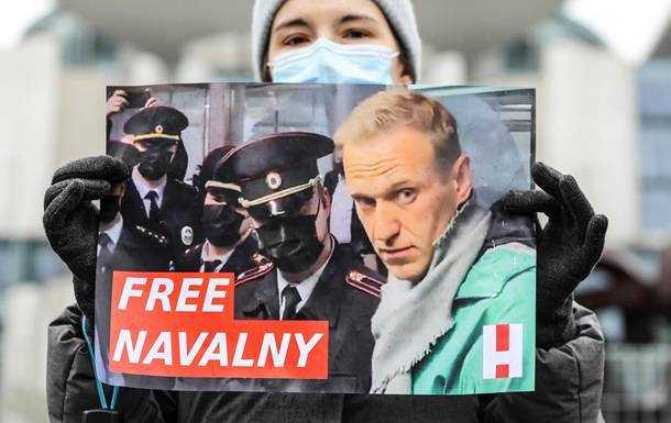 Штаб Навального объявил о прекращении протестов