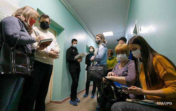 У Києві за добу 335 нових хворих на COVID-19
