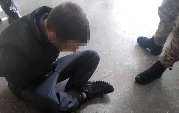 Житель Вінниці погрожував лікарям пістолетом у лікарні
