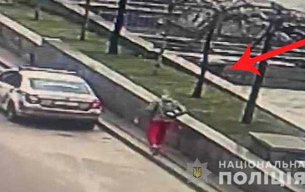 У Києві копу вдарили в обличчя тарілкою з вершками