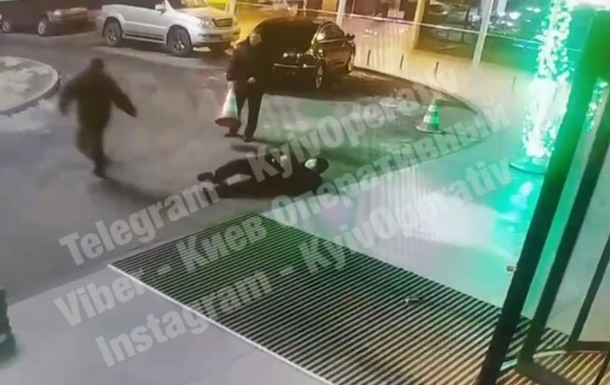 У Києві водій вигнав з авто озброєного злодія