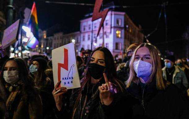 У Польщі знову протестують проти закону про аборти