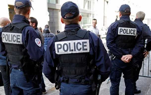 У Франції поліція затримала школяра, який погрожував зарізати вчителя