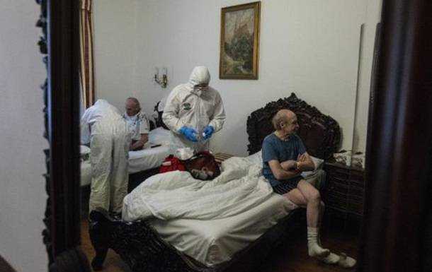 Влада Праги зняла розкішний готель для хворих на COVID безпритульних