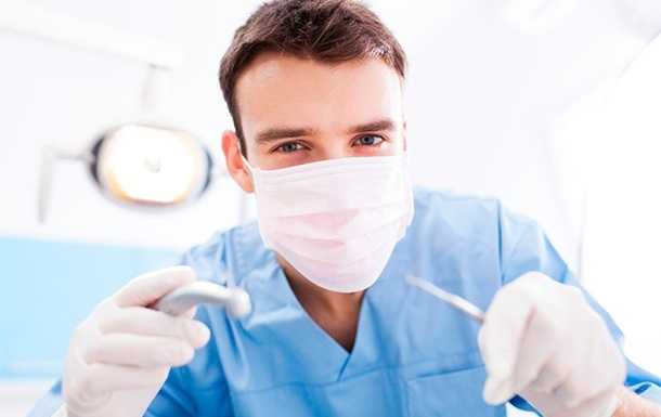 У Києві стоматолога підозрюють у замаху на вбивство пацієнтки