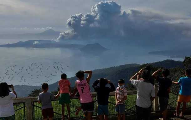 На Філіппінах після 200 землетрусів прокинувся вулкан