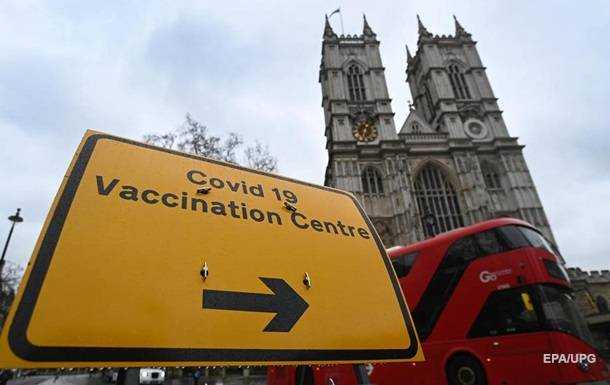 У Британії заявили про сім смертей від тромбів після вакцинації