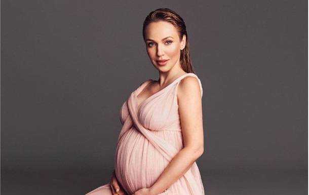 Джанабаєва поділилася першим знімком новонародженої дочки