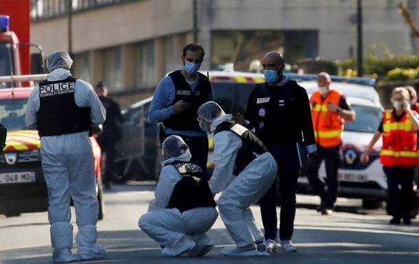 Вбивство поліцейської у Франції: затримано трьох осіб