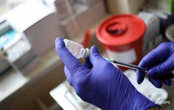 Розбита ампула: у Німеччині пацієнтам ввели фізрозчин замість вакцини