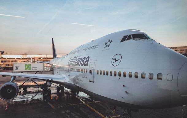 Авіакомпанія Lufthansa відновлює роботу в Україні