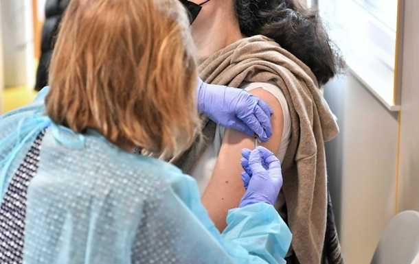 Україна отримає від Румунії 100 тисяч доз вакцини AstraZeneca