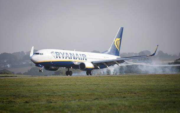 Літак Ryanair приземлився в Берліні через "мінування"