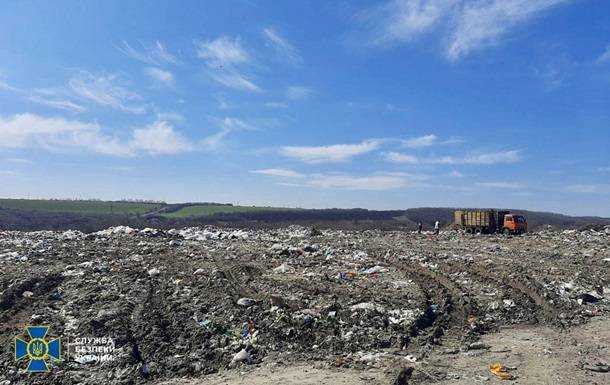 На Харківщині під час експлуатації звалища забруднили ґрунт і підземні води
