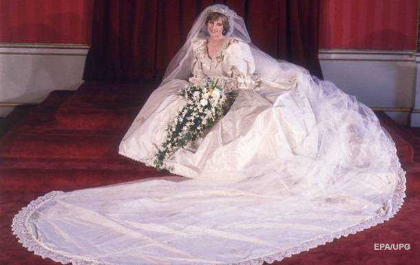 Публіці показали весільну сукню принцеси Діани
