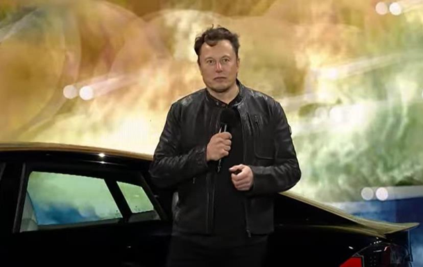 Ілон Маск представив флагман Tesla Model S Plaid