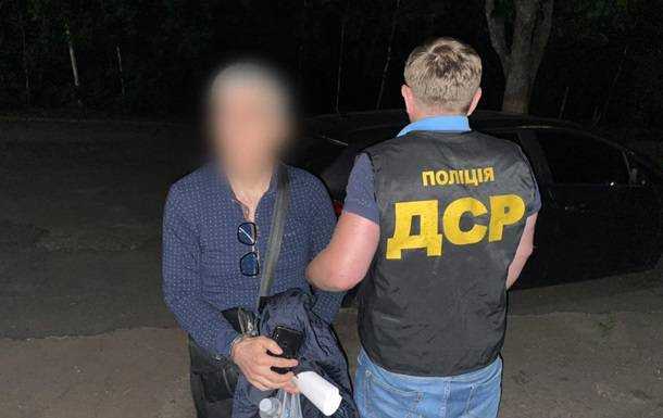 Три рази виганяли: в Києві знову затримали кримінального "авторитета"