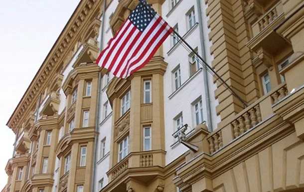 Посол США анонсував припинення видачі віз росіянам