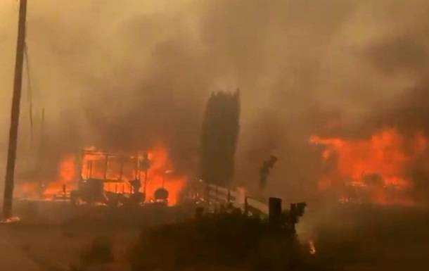У Канаді пожежа знищила місто, де було зафіксовано майже +50