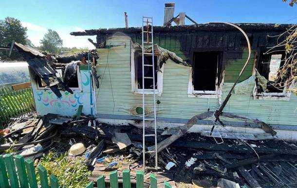 Під час пожежі в приватному будинку Росії загинули п'ятеро дітей