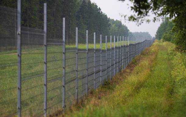 Литва почала будувати паркан на кордоні з Білоруссю
