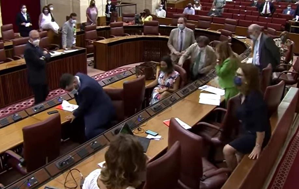 В Андалусії щур зірвав засідання парламенту