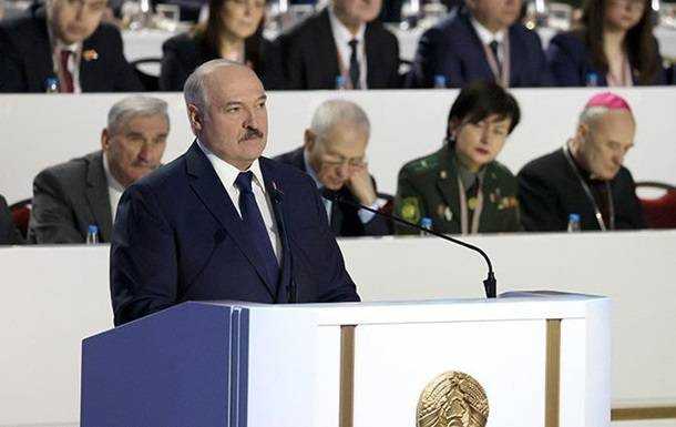 Лукашенко зняв із себе частину повноважень