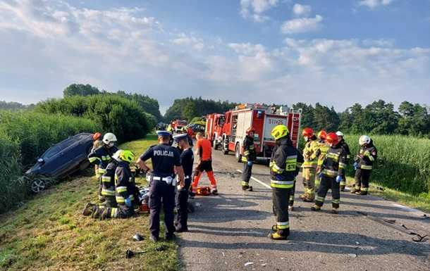 У Польщі автобус з українцями потрапив в аварію