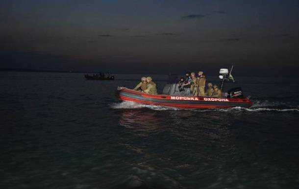 В Азовському морі пройшли нічні навчання прикордонників і ВМС