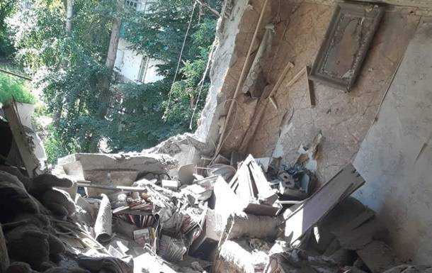Сепаратисти обстріляли багатоповерхівку в Красногорівці