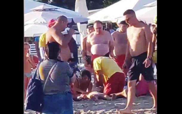 На пляжі в Одесі відкачали потонулу дитину