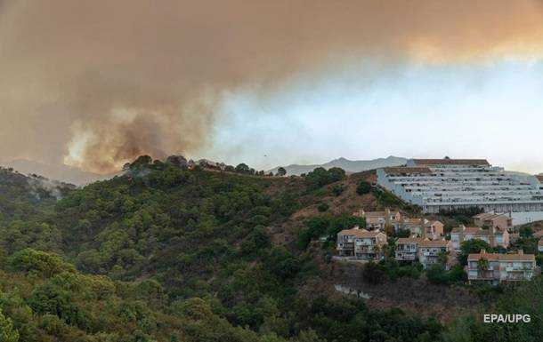 На іспанському курорті масштабна лісова пожежа, є жертва