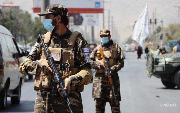 В Афганістані таліби підняли свій прапор над президентським палацом