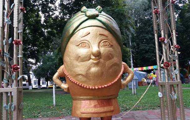 На Житомирщині встановили пам'ятник картоплі