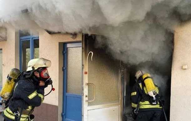 У Києві виникла пожежа в гімназії