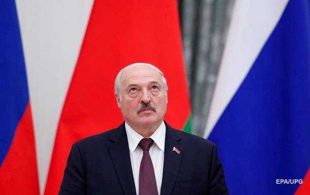 Лукашенко "готовий посадити будь-який літак"