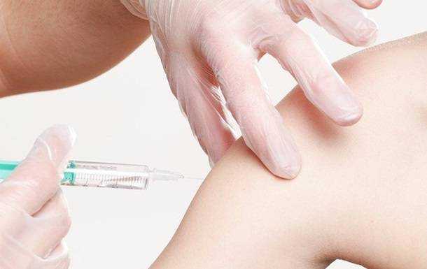 Вчені з'ясували, чому вакцина не завжди є ефективною