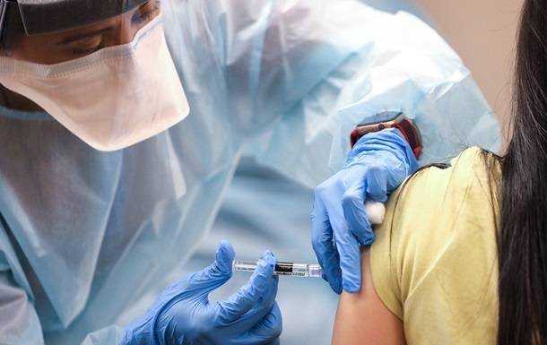 У США дозволять змішувати вакцини для бустерного COVID-щеплення - NYT