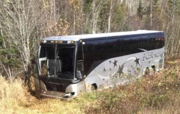 У Канаді автобус з хокейною командою потрапив в аварію