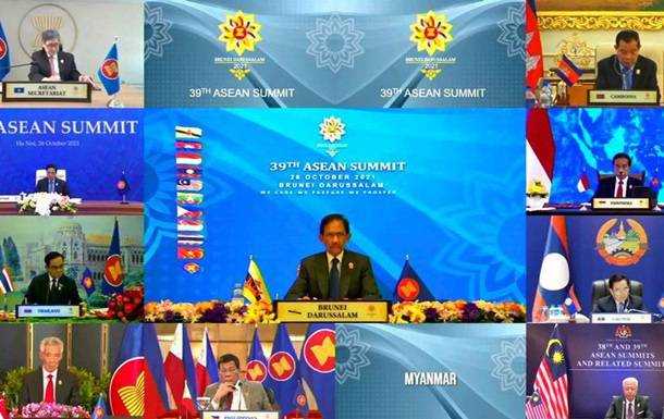 Президент США вперше за чотири роки бере участь у саміті АСЕАН