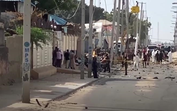 У столиці Сомалі стався потужний вибух, є загиблі і поранені