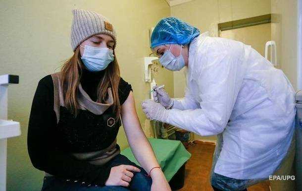Темп COVID-вакцинації знизився до 36 тисяч