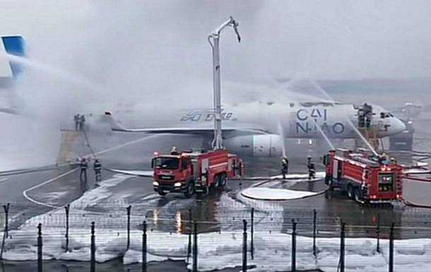 Російський літак спалахнув перед зльотом у Китаї