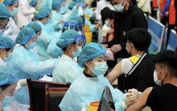 У Китаї повністю вакциновано понад 85% населення