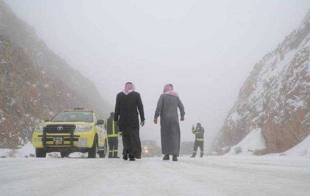 Саудівську Аравію засипало снігом