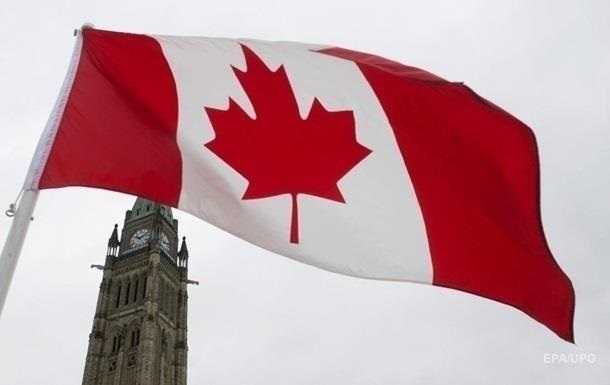 Канада відкликає співробітників посольства в Україні