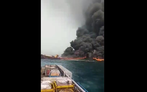 У Нігерії вибухнуло нафтовидобувне судно