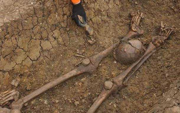 Біля Лондона виявили обезголовлені скелети з черепами між ногами