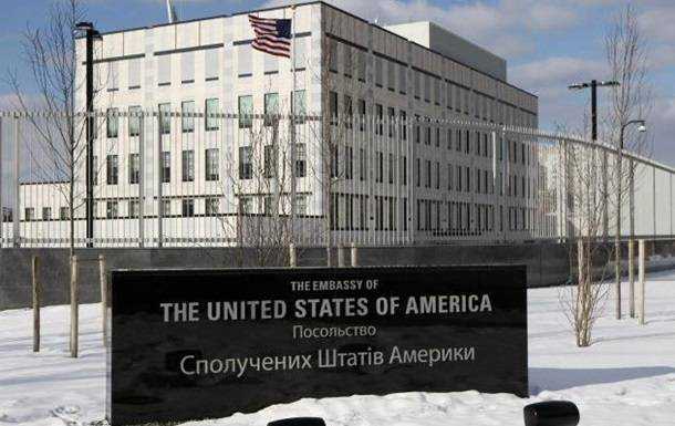 США оголосять про евакуацію співробітників свого посольства в Києві