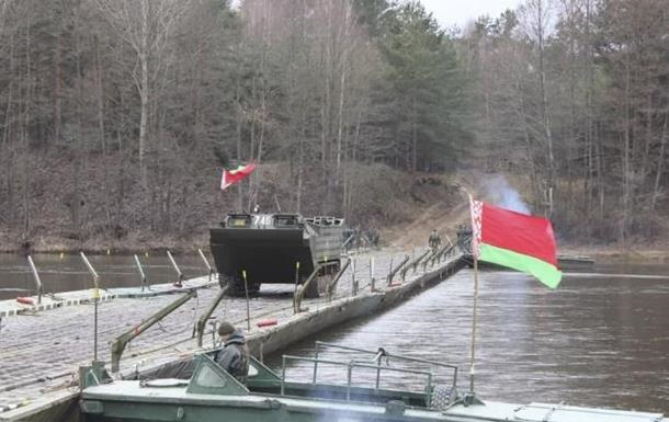 У Білорусі зник нещодавно збудований понтонний міст